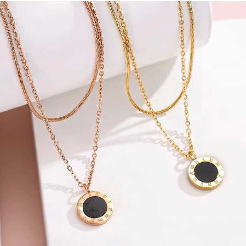 BLACK CIRCLE LOCKET